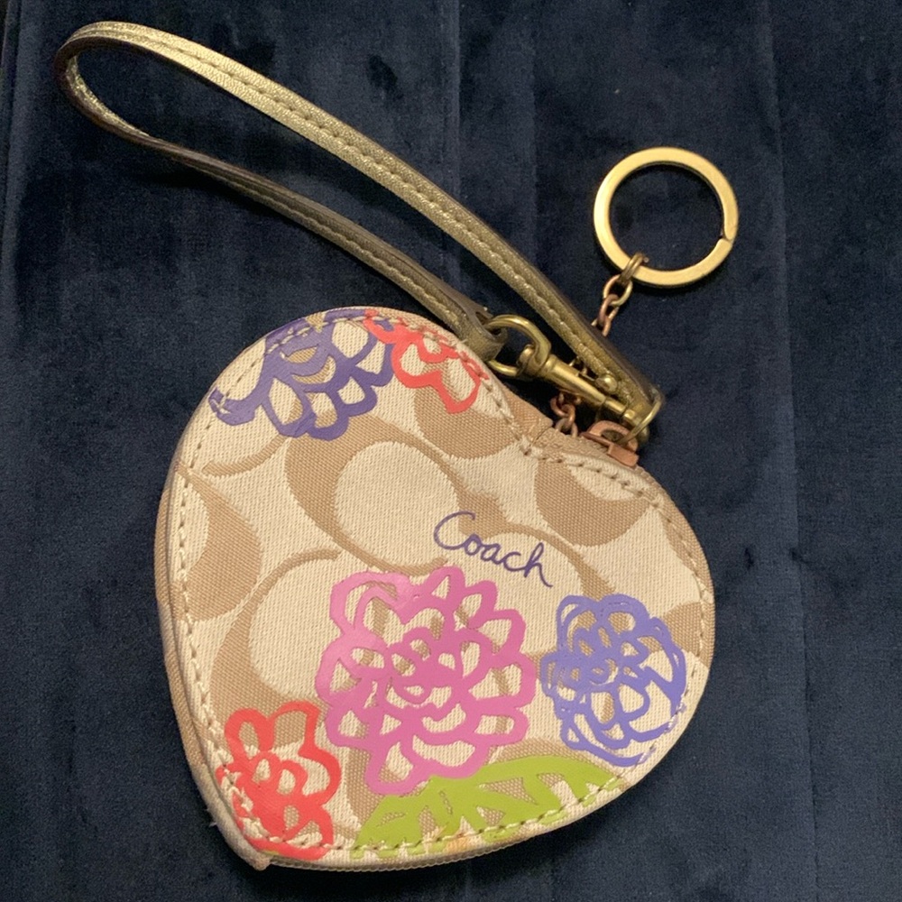 Coach Heart Keychain Coin Pouch (New Vintage) heart💜
